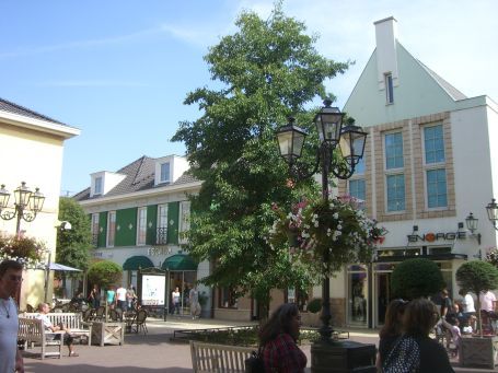 Roermond : Designer Outlet Center